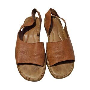 Leather inlet brown sandals size 9